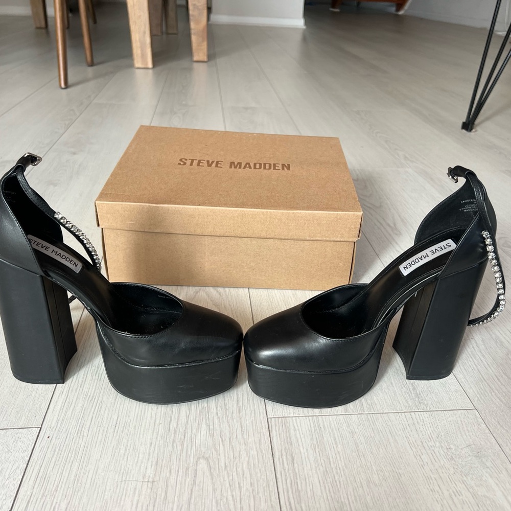 Steve Madden Black Leather Chunky Heels - Picture 10 of 14